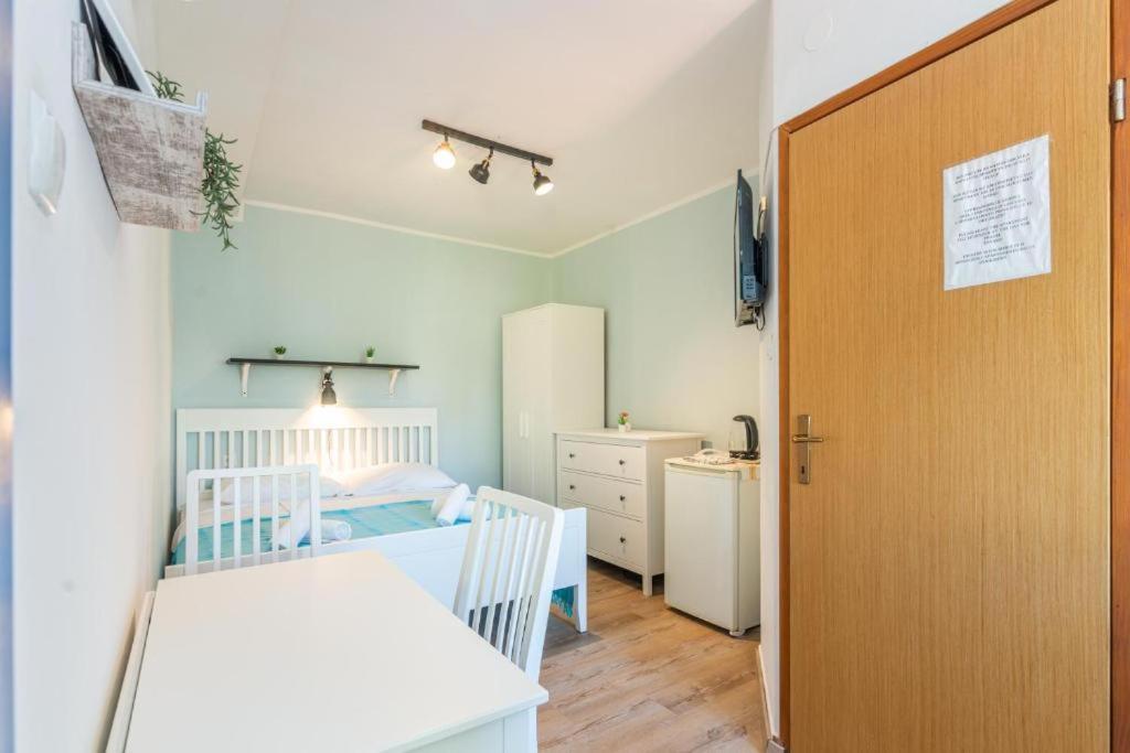Rooms & Studio Apartments By The Way باشْكا المظهر الخارجي الصورة